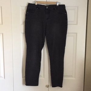 D. Jeans New York dark wash 14